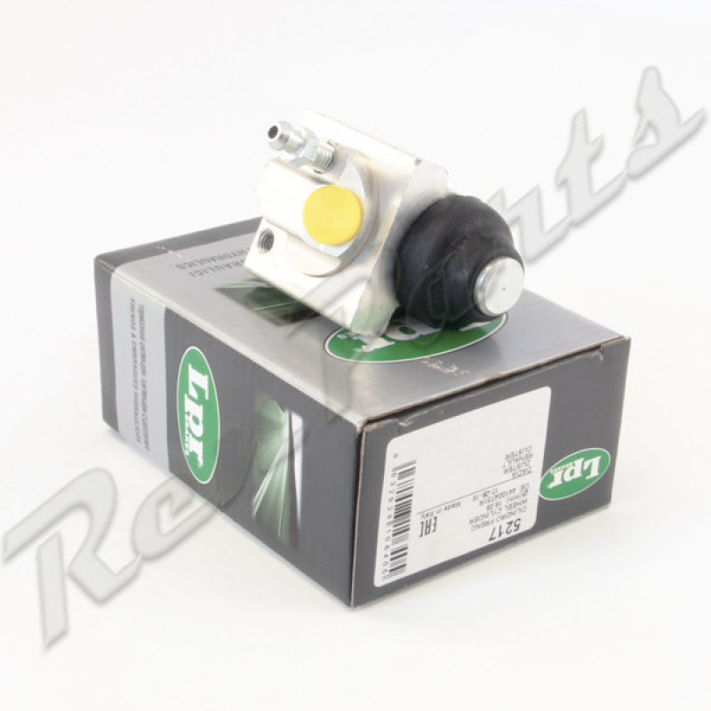 Гальмівний циліндр колісний задній лівий Renault Duster 4x4. Виробник LPR Італія 5217